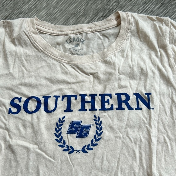 League Collegiate Outfitters Tops - Like-new Women’s Southern Connecticut State University Tee Shirt